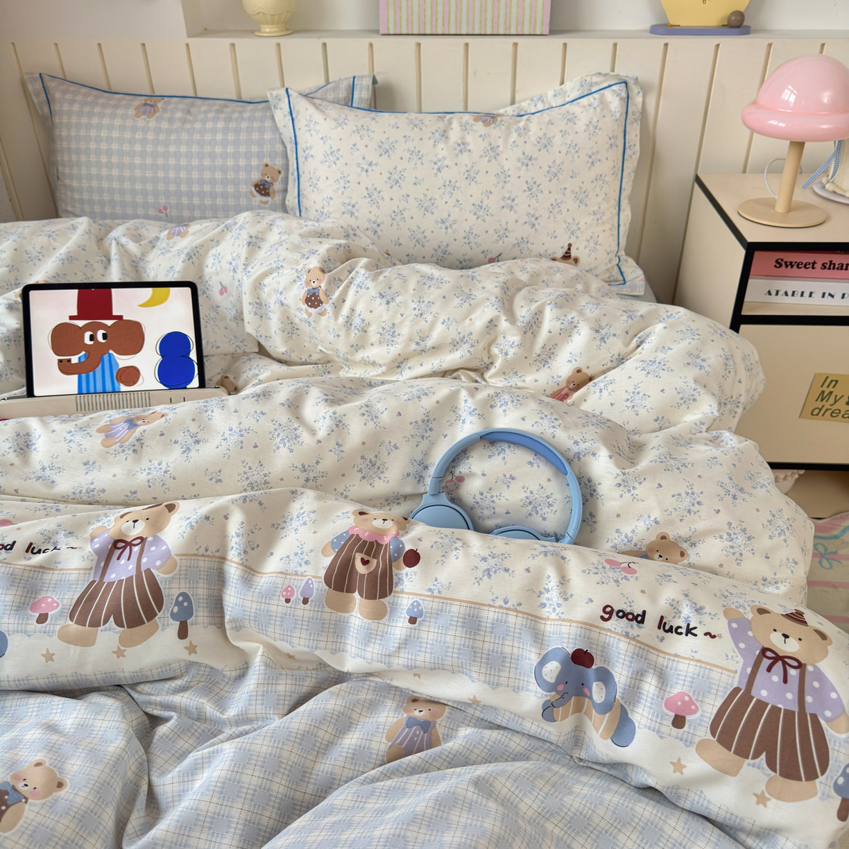 91家纺网 家纺一手货源 找家纺 乐童家纺 2026新款全棉纯棉网红直播爆款吊边＋一字绣工艺款四件套（四） 布偶野餐