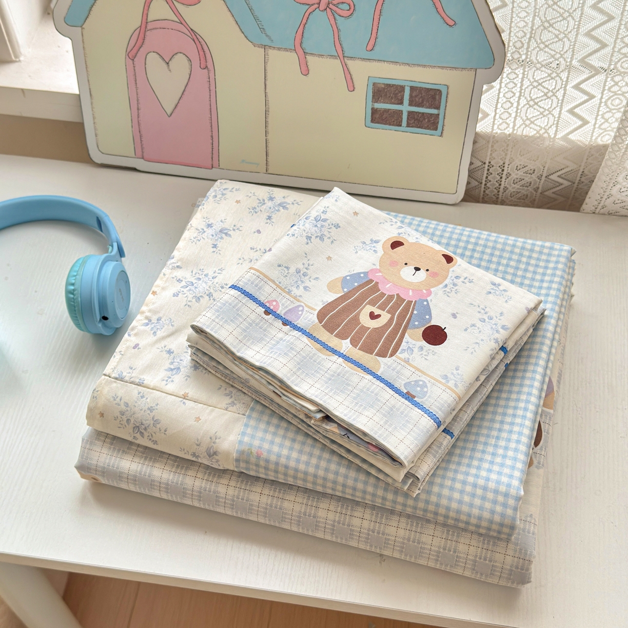 91家纺网 家纺一手货源 找家纺 乐童家纺 2026新款全棉纯棉网红直播爆款吊边＋一字绣工艺款四件套（四） 布偶野餐