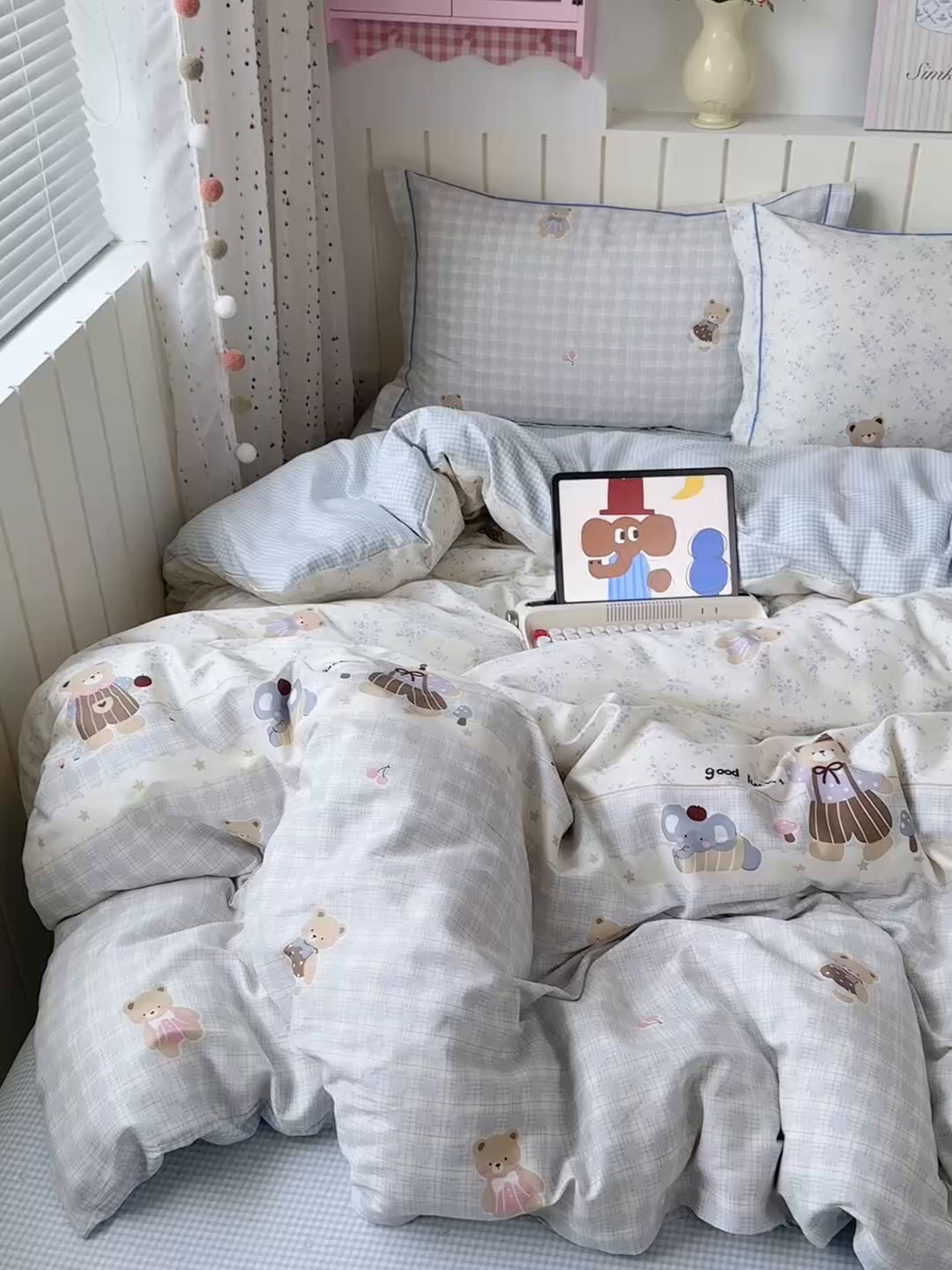 91家纺网 家纺一手货源 找家纺 乐童家纺 2026新款全棉纯棉网红直播爆款吊边＋一字绣工艺款四件套（四） 布偶野餐