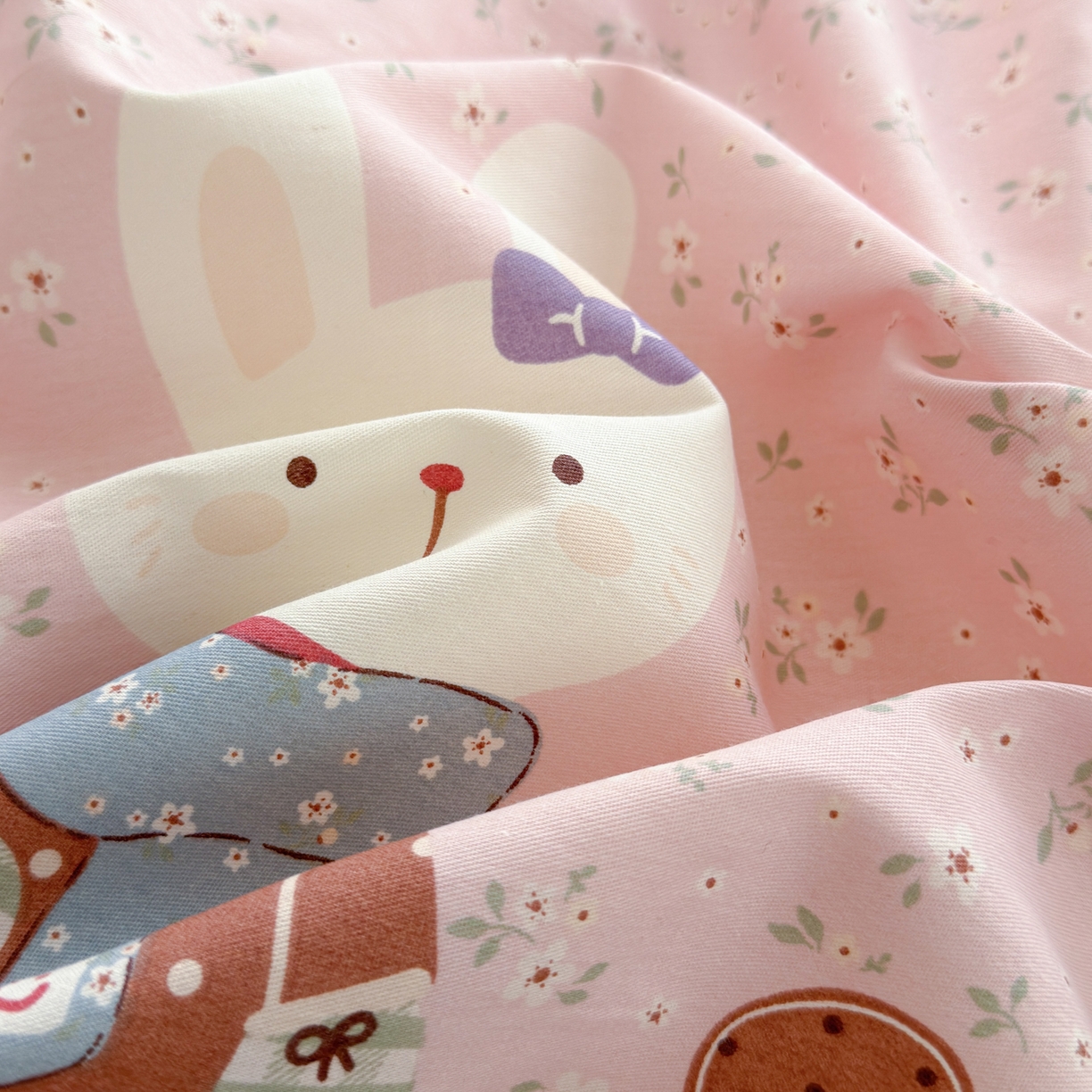 91家纺网 家纺一手货源 找家纺 乐童家纺 2026新款全棉纯棉网红直播爆款吊边＋一字绣工艺款四件套（四） 花田小伙伴 粉