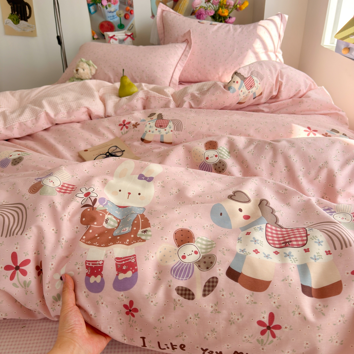 91家纺网 家纺一手货源 找家纺 乐童家纺 2026新款全棉纯棉网红直播爆款吊边＋一字绣工艺款四件套（四） 花田小伙伴 粉