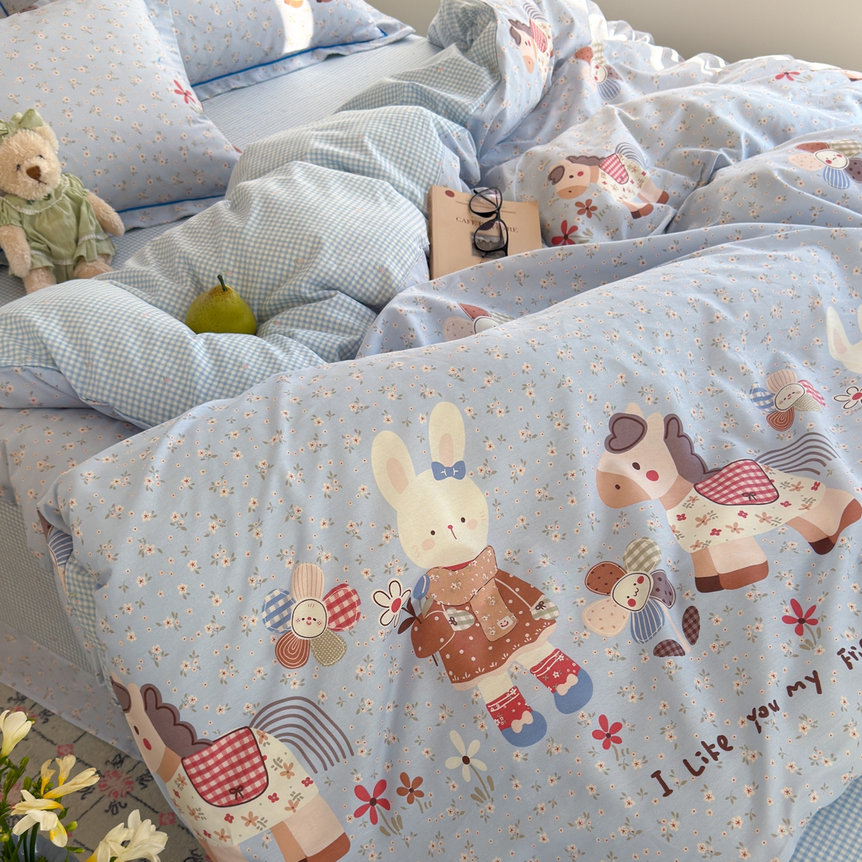 91家纺网 家纺一手货源 找家纺 乐童家纺 2026新款全棉纯棉网红直播爆款吊边＋一字绣工艺款四件套（四） 花田小伙伴 蓝