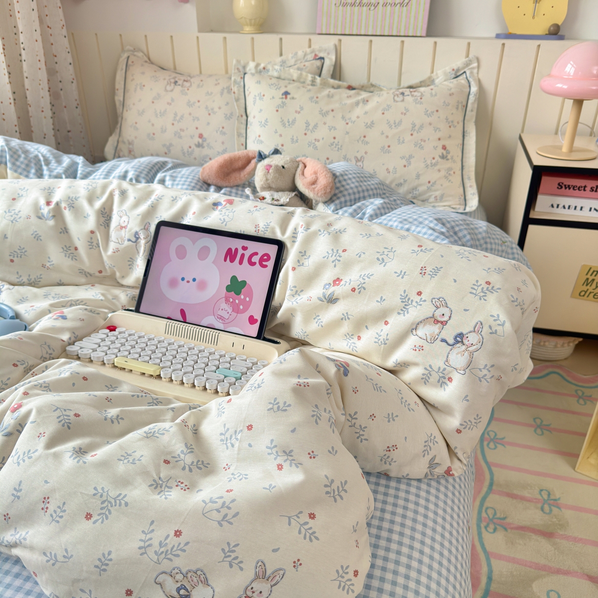 91家纺网 家纺一手货源 找家纺 乐童家纺 2026新款全棉纯棉网红直播爆款吊边＋一字绣工艺款四件套（四） 觅时光-兰