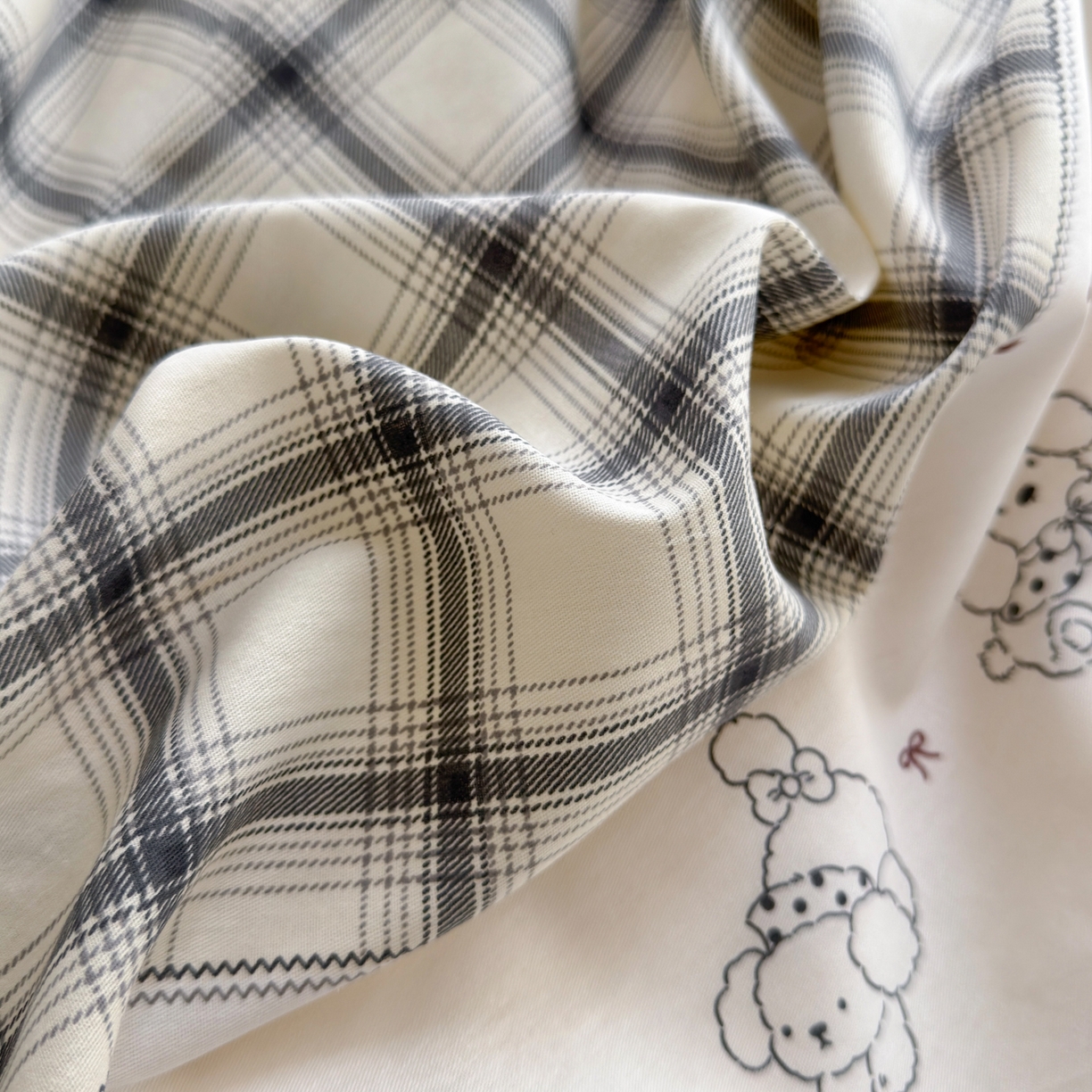 91家纺网 家纺一手货源 找家纺 乐童家纺 2026新款全棉纯棉网红直播爆款吊边＋一字绣工艺款四件套（四） 暖萌汪汪