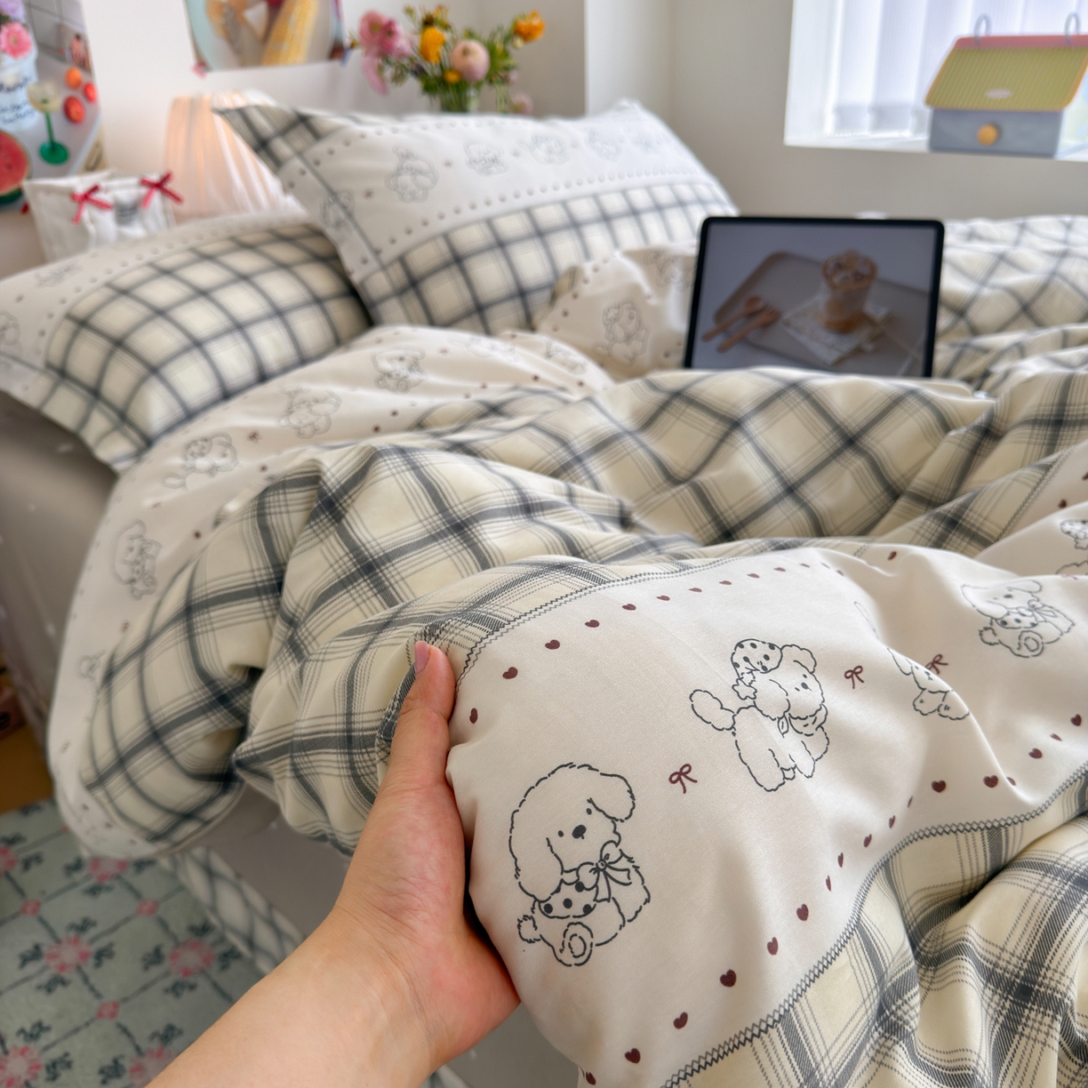 91家纺网 家纺一手货源 找家纺 乐童家纺 2026新款全棉纯棉网红直播爆款吊边＋一字绣工艺款四件套（四） 暖萌汪汪