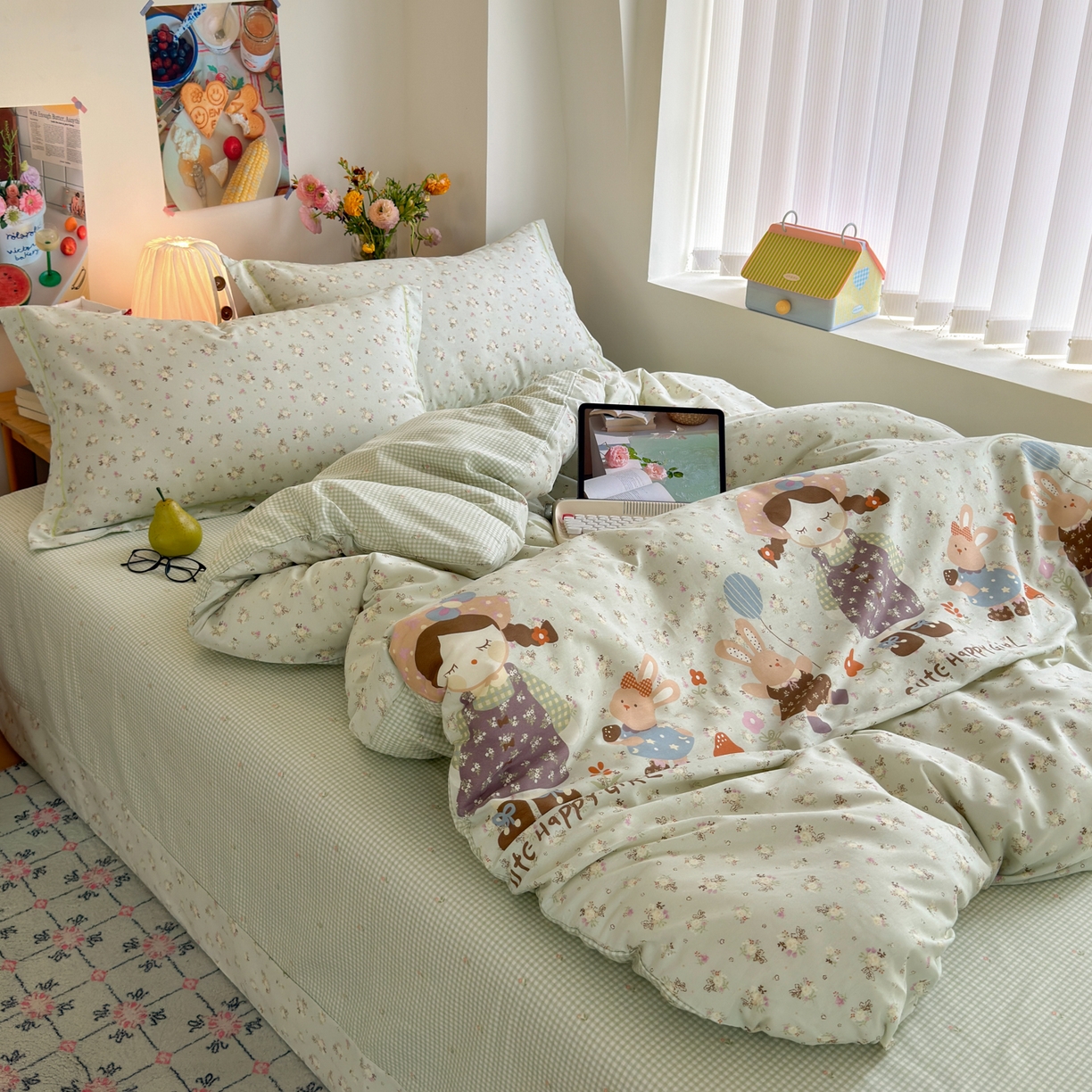 91家纺网 家纺一手货源 找家纺 乐童家纺 2026新款全棉纯棉网红直播爆款吊边＋一字绣工艺款四件套（四） 田园布偶记-绿