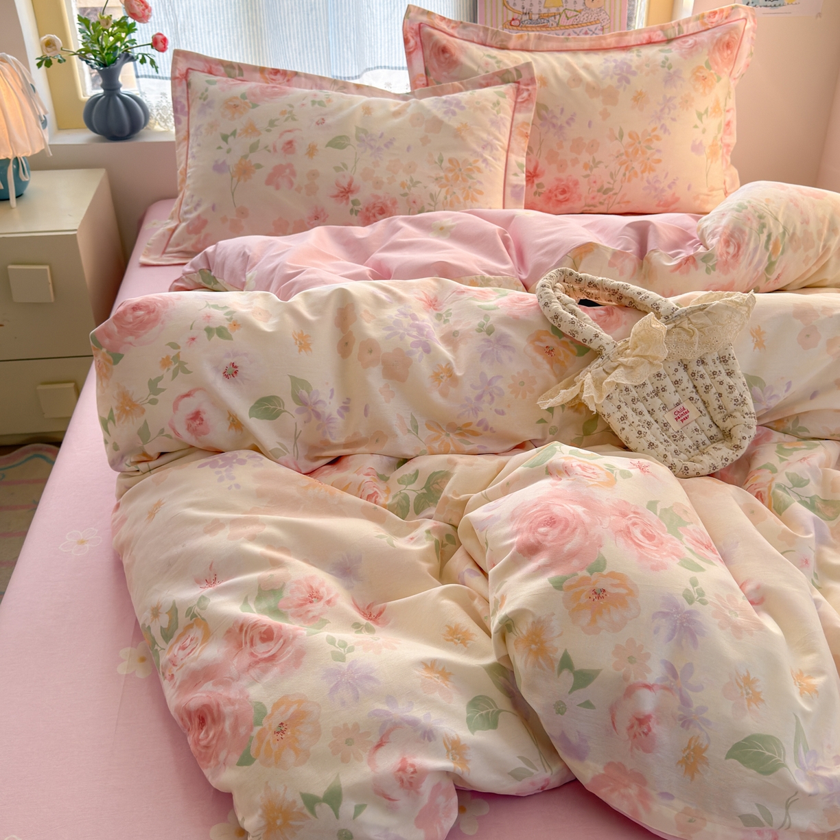 91家纺网 家纺一手货源 找家纺 乐童家纺 2026新款全棉纯棉网红直播爆款吊边＋一字绣工艺款四件套（四） 雾飞花