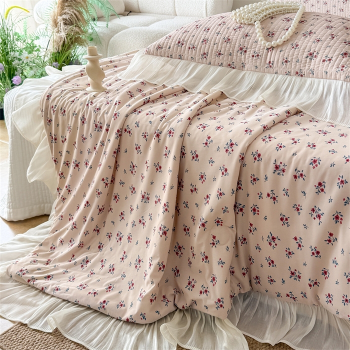 91家纺网 家纺一手货源 找家纺 吾欢心 2026新款法式花边凉感丝夏凉被空调被夏被可机洗 素锦花影