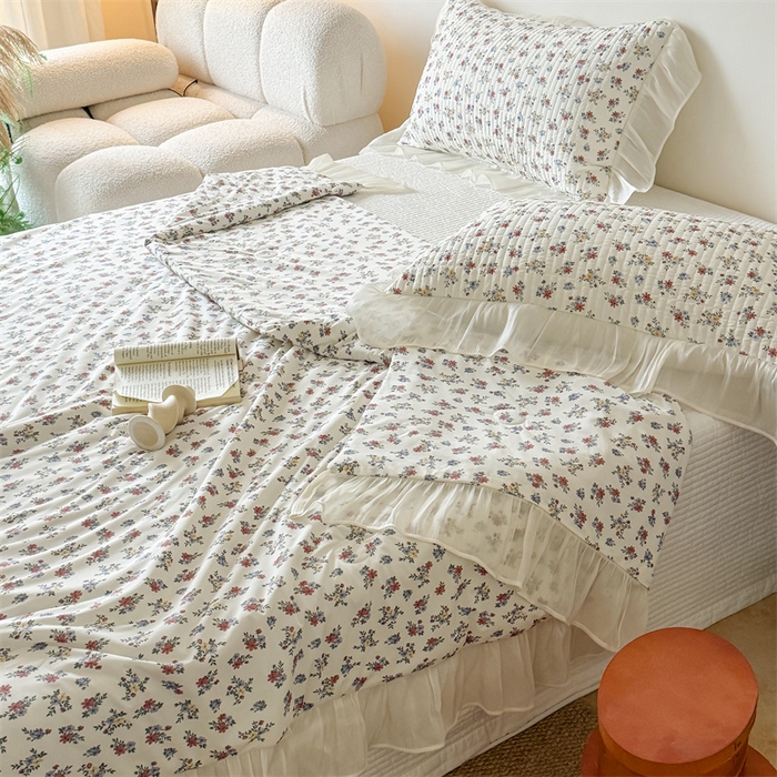 91家纺网 家纺一手货源 找家纺 吾欢心 2026新款法式花边凉感丝夏凉被空调被夏被可机洗 复古蔷薇