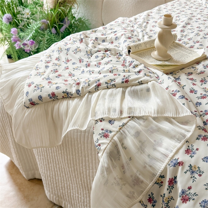 91家纺网 家纺一手货源 找家纺 吾欢心 2026新款法式花边凉感丝夏凉被空调被夏被可机洗 复古蔷薇