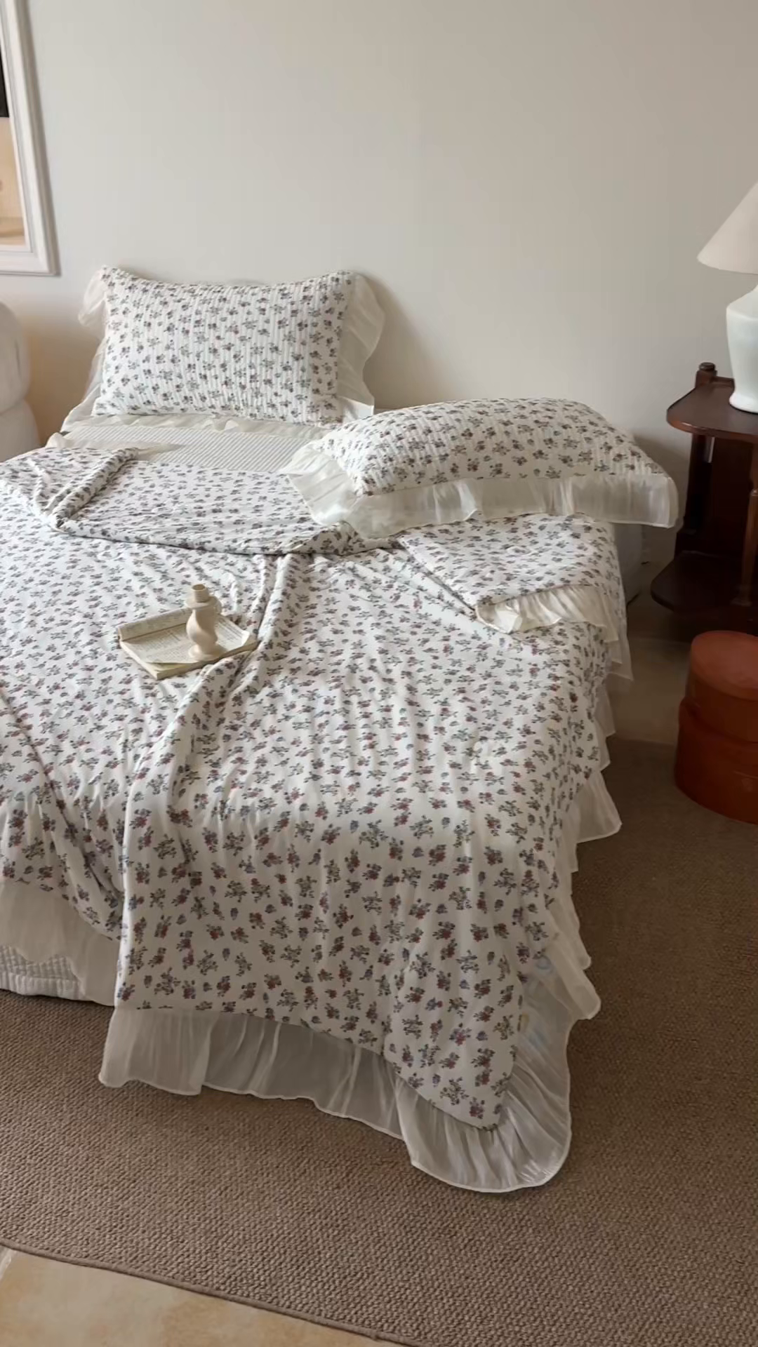 91家纺网 家纺一手货源 找家纺 吾欢心 2026新款法式花边凉感丝夏凉被空调被夏被可机洗 复古蔷薇