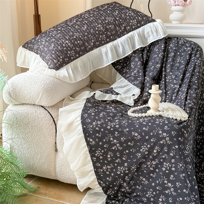 91家纺网 家纺一手货源 找家纺 吾欢心 2026新款法式花边凉感丝夏凉被空调被夏被可机洗 漫花轻语