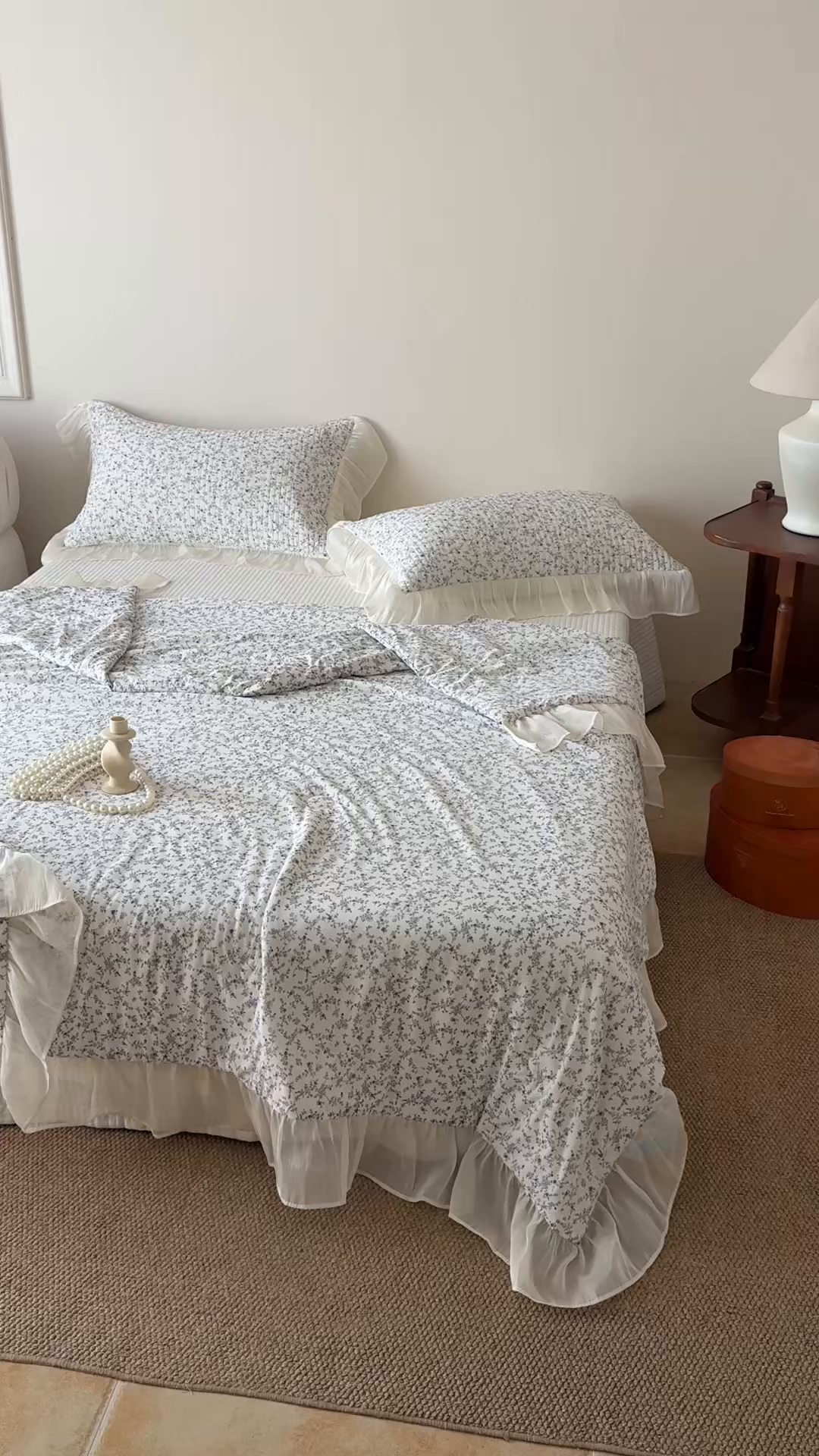 91家纺网 家纺一手货源 找家纺 吾欢心 2026新款法式花边凉感丝夏凉被空调被夏被可机洗 轻奢漫朵