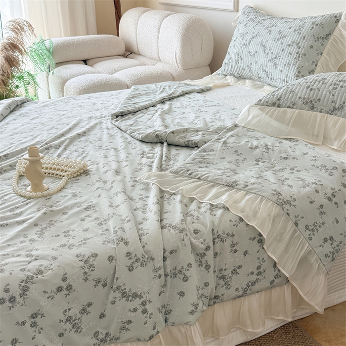 91家纺网 家纺一手货源 找家纺 吾欢心 2026新款法式花边凉感丝夏凉被空调被夏被可机洗 清蔓雅序