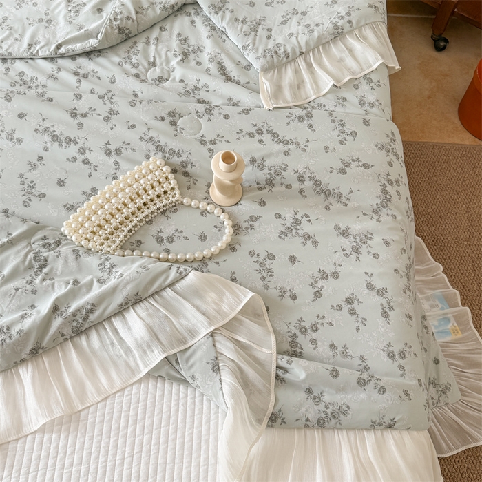 91家纺网 家纺一手货源 找家纺 吾欢心 2026新款法式花边凉感丝夏凉被空调被夏被可机洗 清蔓雅序