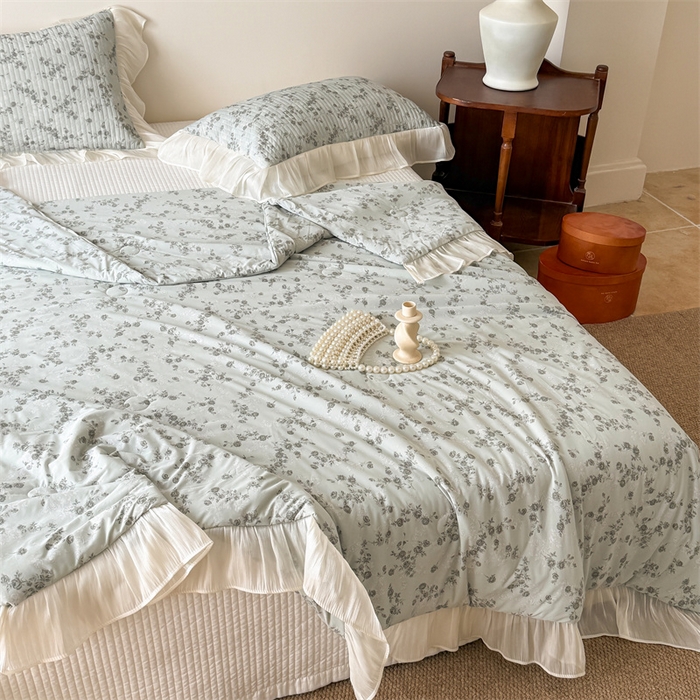 91家纺网 家纺一手货源 找家纺 吾欢心 2026新款法式花边凉感丝夏凉被空调被夏被可机洗 清蔓雅序