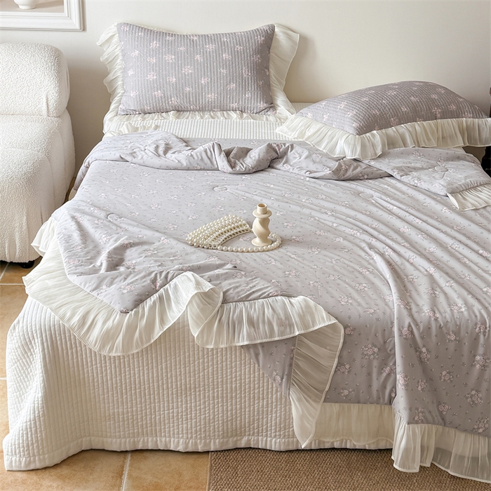 91家纺网 家纺一手货源 找家纺 吾欢心 2026新款法式花边凉感丝夏凉被空调被夏被可机洗 塞纳花语