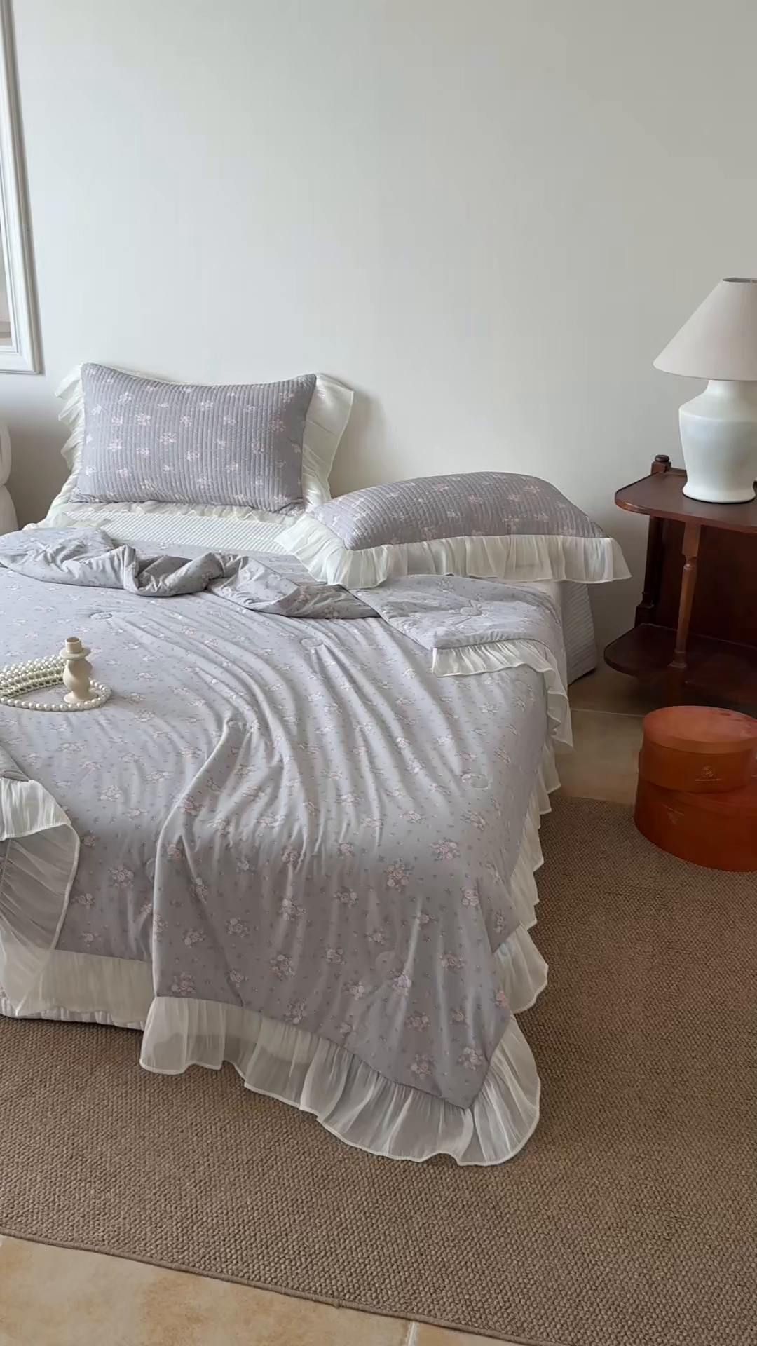 91家纺网 家纺一手货源 找家纺 吾欢心 2026新款法式花边凉感丝夏凉被空调被夏被可机洗 塞纳花语