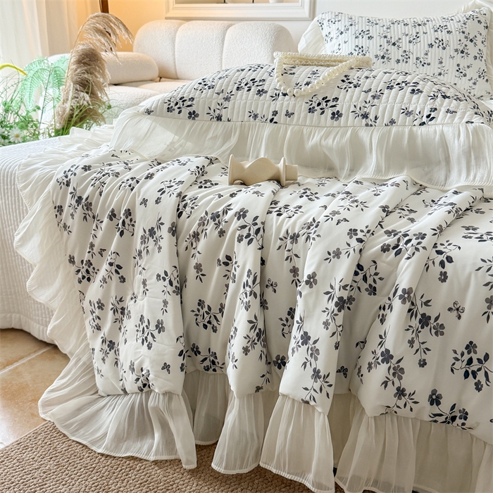 91家纺网 家纺一手货源 找家纺 吾欢心 2026新款法式花边凉感丝夏凉被空调被夏被可机洗 雾屿玫瑰