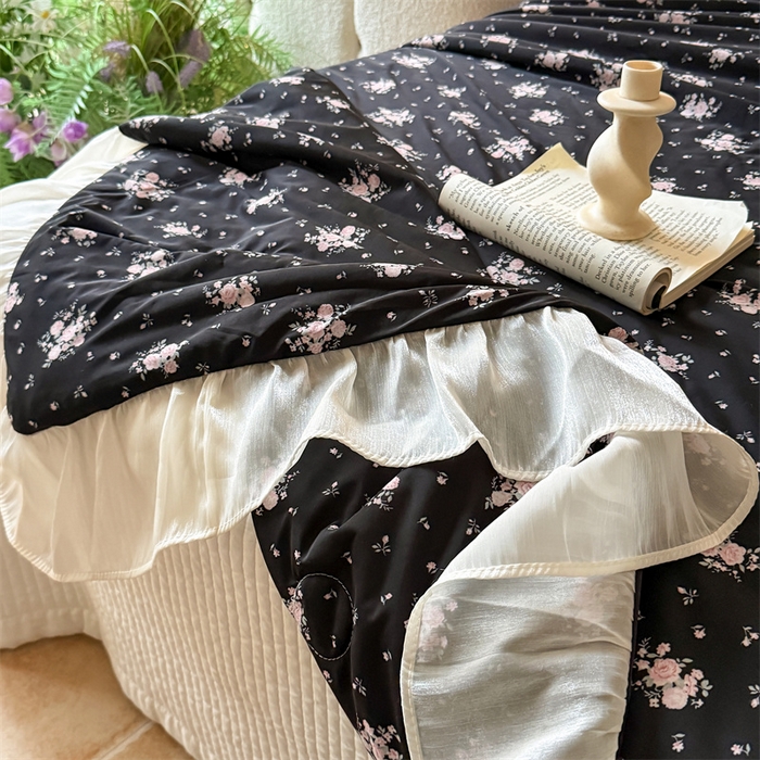 91家纺网 家纺一手货源 找家纺 吾欢心 2026新款法式花边凉感丝夏凉被空调被夏被可机洗 香颂漫花