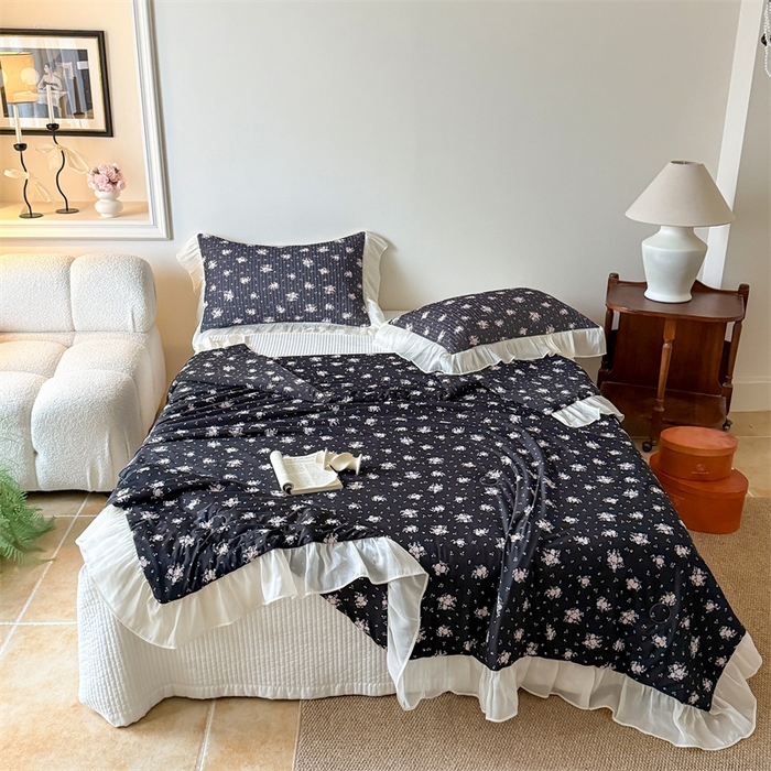 91家纺网 家纺一手货源 找家纺 吾欢心 2026新款法式花边凉感丝夏凉被空调被夏被可机洗 香颂漫花