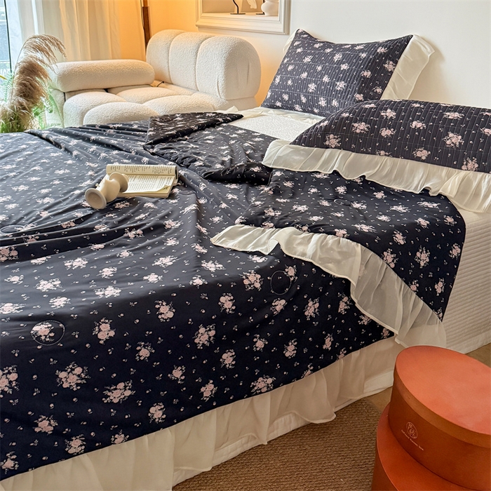 91家纺网 家纺一手货源 找家纺 吾欢心 2026新款法式花边凉感丝夏凉被空调被夏被可机洗 香颂漫花