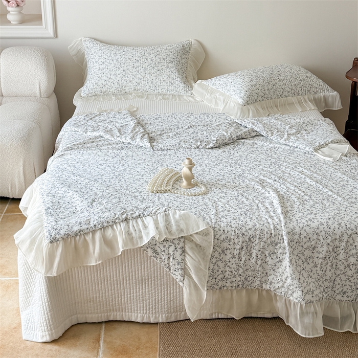 91家纺网 家纺一手货源 找家纺 吾欢心 2026新款法式花边凉感丝夏凉被空调被夏被可机洗 云间茉莉