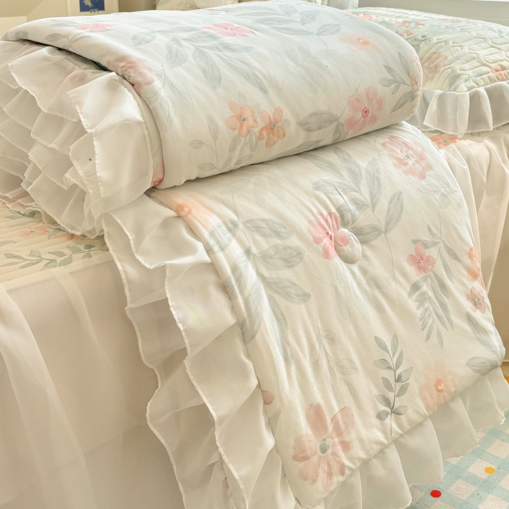 91家纺网 家纺一手货源 找家纺 慕尚家纺 2026新款床裙凉席夏被空调被夏凉被三件套四件套 床裙款 暖阳花开