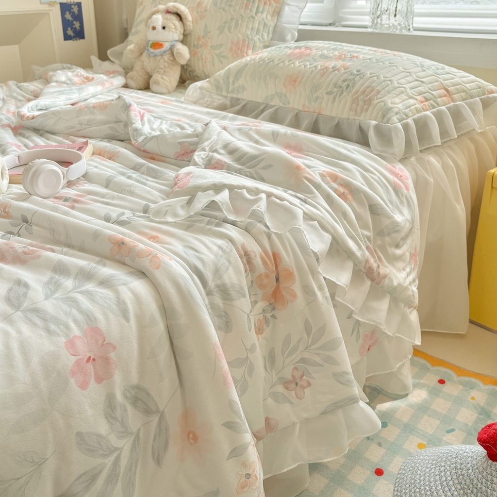 91家纺网 家纺一手货源 找家纺 慕尚家纺 2026新款床裙凉席夏被空调被夏凉被三件套四件套 床裙款 暖阳花开