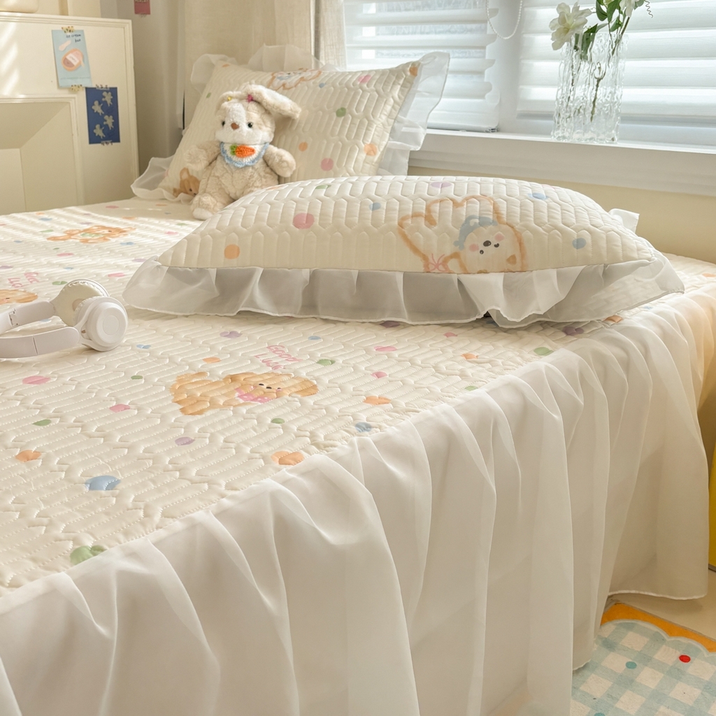 91家纺网 家纺一手货源 找家纺 慕尚家纺 2026新款床裙凉席夏被空调被夏凉被三件套四件套 床裙款 甜心熊