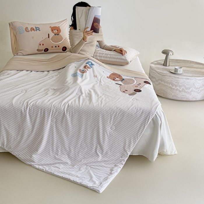 91家纺网 家纺一手货源 找家纺 豪美鑫 2026新款大版凉感夏被 拉风小熊