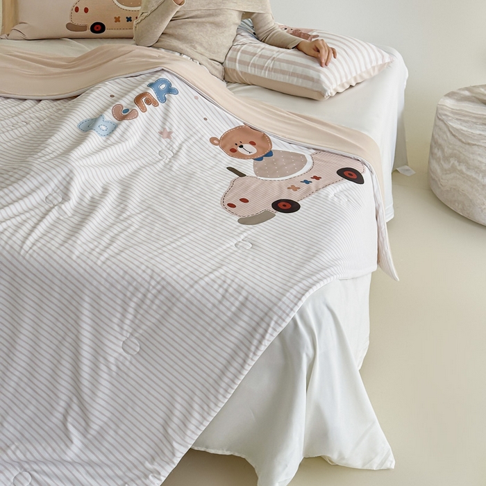 91家纺网 家纺一手货源 找家纺 豪美鑫 2026新款大版凉感夏被 拉风小熊