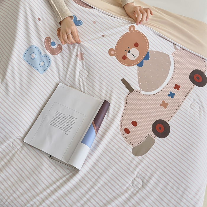 91家纺网 家纺一手货源 找家纺 豪美鑫 2026新款大版凉感夏被 拉风小熊