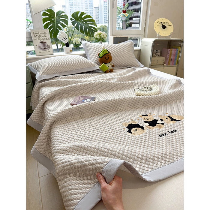 91家纺网 家纺一手货源 找家纺 （总）宜派家纺 2026新款A类卡通3D冰豆豆凉席三件套凉感值过0.21夏天刺绣冰丝席可机洗儿童空调软席子