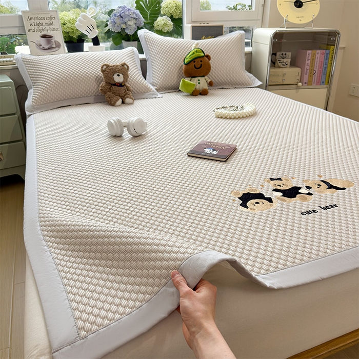 91家纺网 家纺一手货源 找家纺 （总）宜派家纺 2026新款A类卡通3D冰豆豆凉席三件套凉感值过0.21夏天刺绣冰丝席可机洗儿童空调软席子