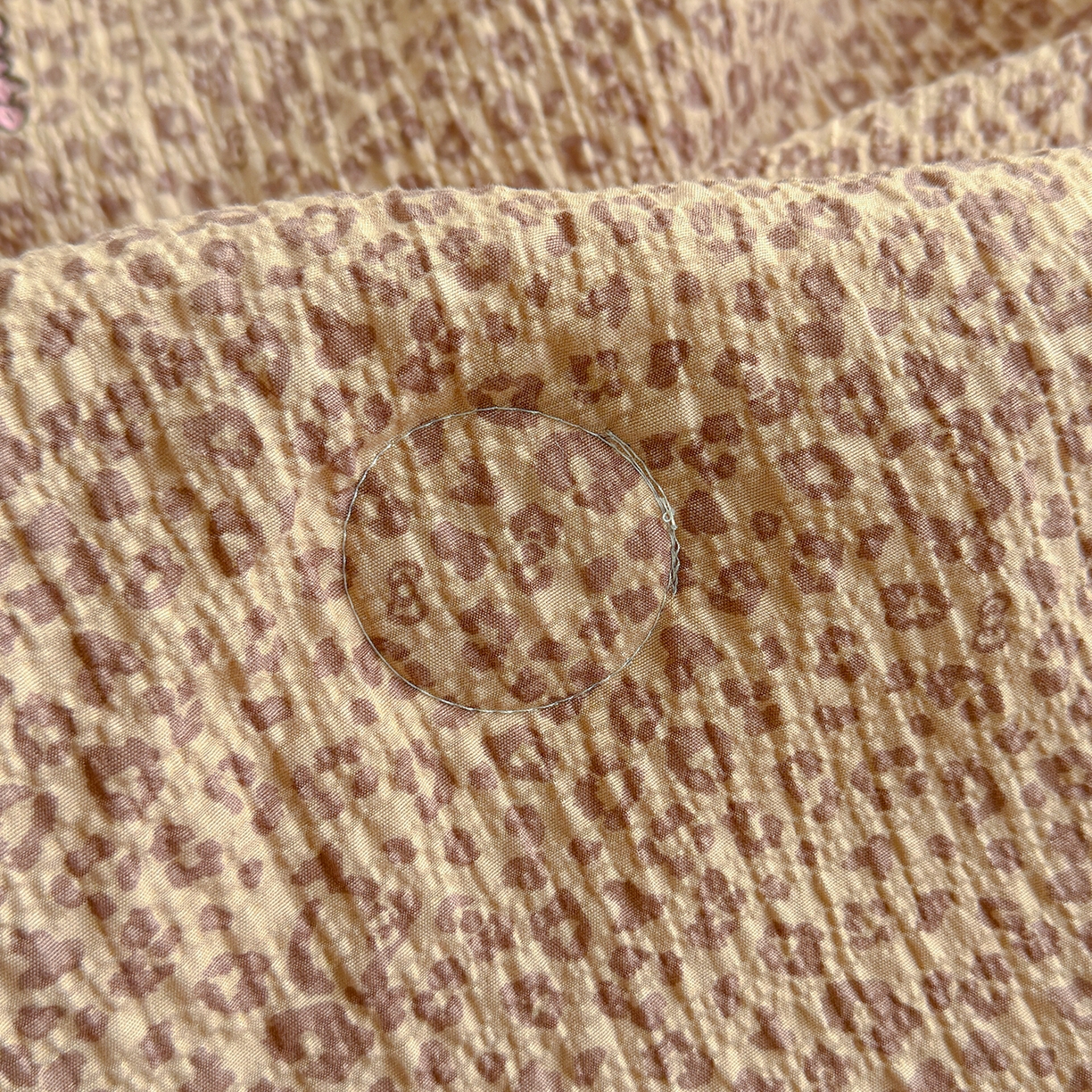 91家纺网 家纺一手货源 找家纺 晚爱 2026新款泡芙棉双层纱夏被四件套小清新泡泡纱夏被四件套 4豹纹凯蒂