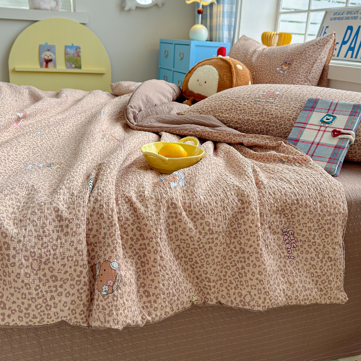 91家纺网 家纺一手货源 找家纺 晚爱 2026新款泡芙棉双层纱夏被四件套小清新泡泡纱夏被四件套 4豹纹凯蒂