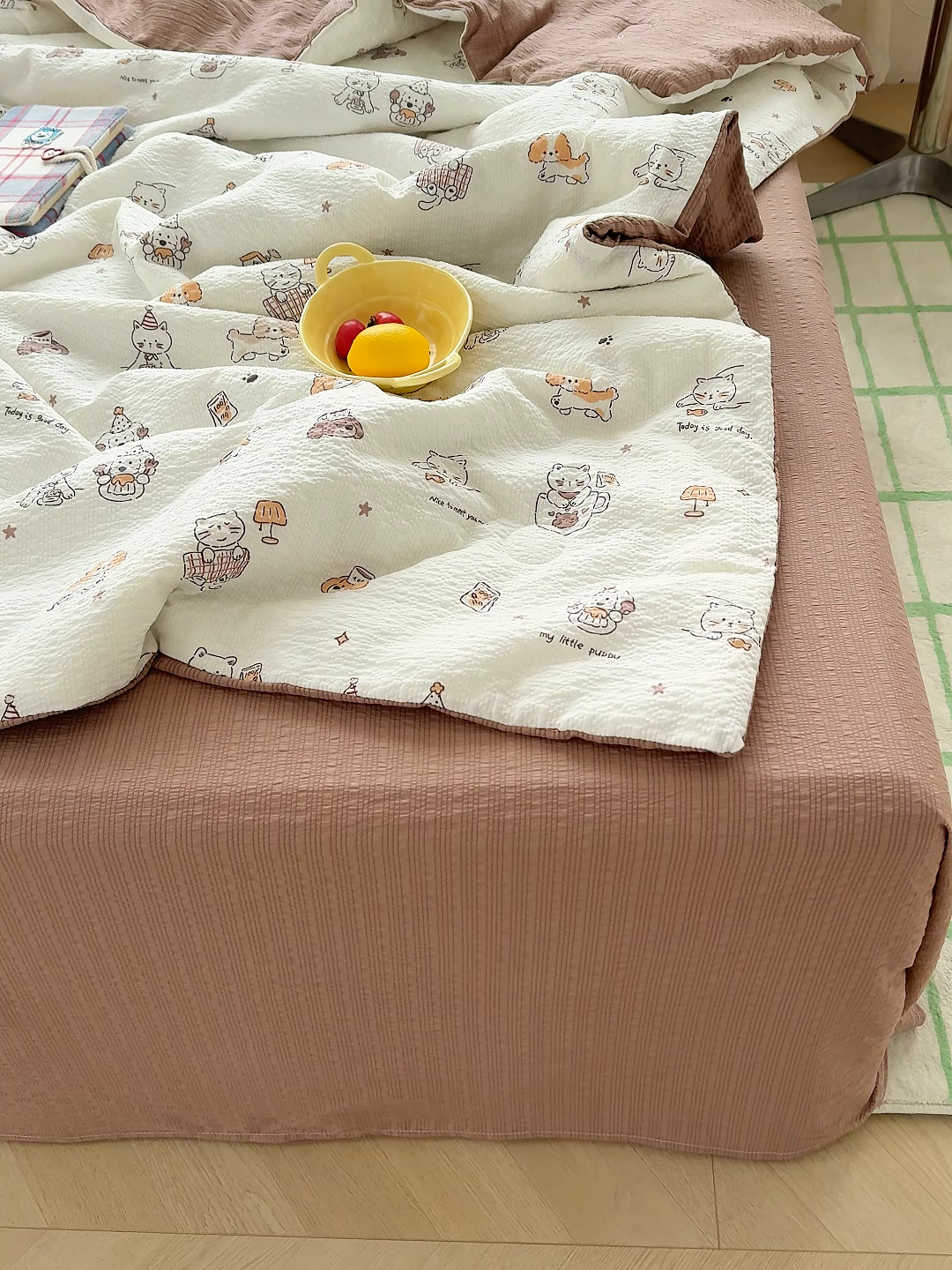 91家纺网 家纺一手货源 找家纺 晚爱 2026新款泡芙棉双层纱夏被四件套小清新泡泡纱夏被四件套 5喵星人