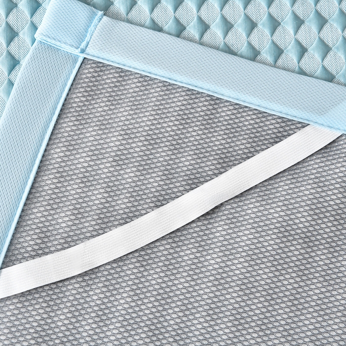 91家纺网 家纺一手货源 找家纺 梦之星 2026新款PE凉感豆豆凉席绣花三明治复合三件套 格韵-蓝-平铺款