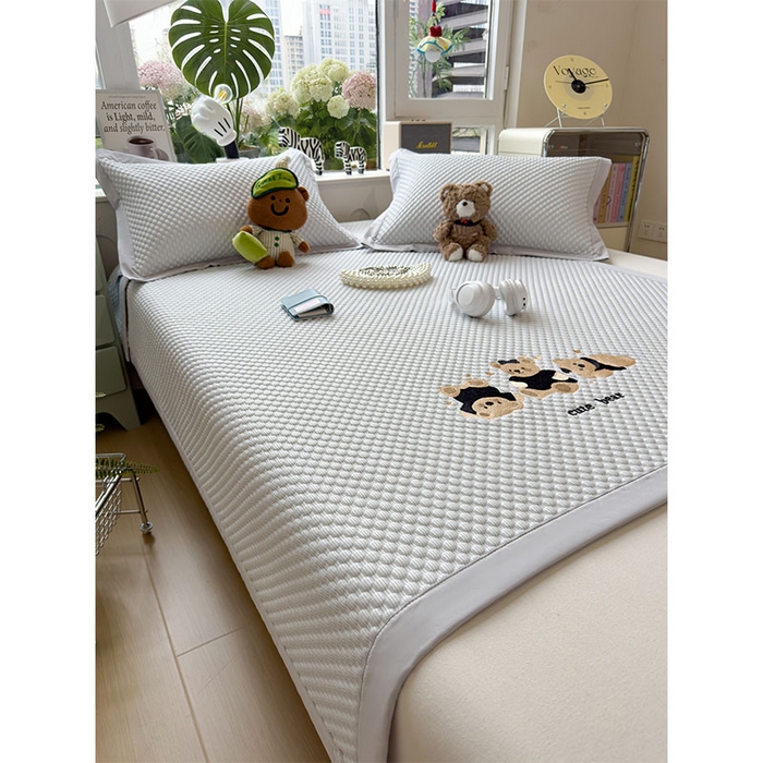 91家纺网 家纺一手货源 找家纺 宜派家纺 2026新款A类卡通3D冰豆豆凉席三件套凉感值过0.21夏天刺绣冰丝席可机洗儿童空调软席子 冰川蓝-床席