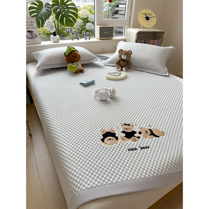 91家纺网 家纺一手货源 找家纺 宜派家纺 2026新款A类卡通3D冰豆豆凉席三件套凉感值过0.21夏天刺绣冰丝席可机洗儿童空调软席子 冰川蓝-床席