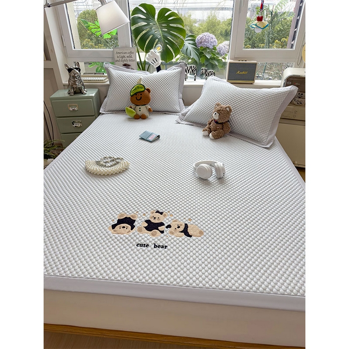 91家纺网 家纺一手货源 找家纺 宜派家纺 2026新款A类卡通3D冰豆豆凉席三件套凉感值过0.21夏天刺绣冰丝席可机洗儿童空调软席子 冰川蓝-床席