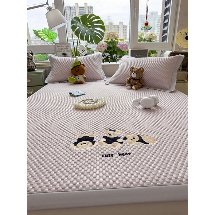 91家纺网 家纺一手货源 找家纺 宜派家纺 2026新款A类卡通3D冰豆豆凉席三件套凉感值过0.21夏天刺绣冰丝席可机洗儿童空调软席子 冰晶紫-床席