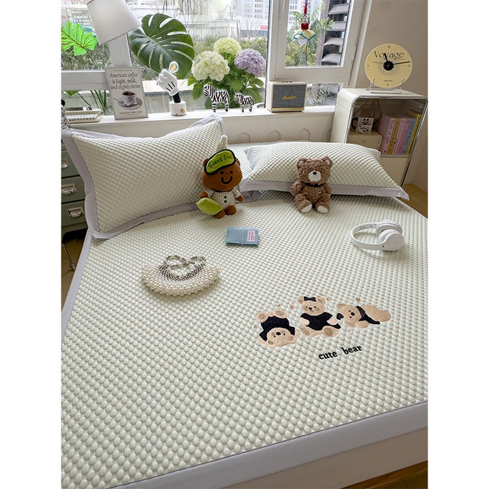 91家纺网 家纺一手货源 找家纺 宜派家纺 2026新款A类卡通3D冰豆豆凉席三件套凉感值过0.21夏天刺绣冰丝席可机洗儿童空调软席子 凉茶绿-床席