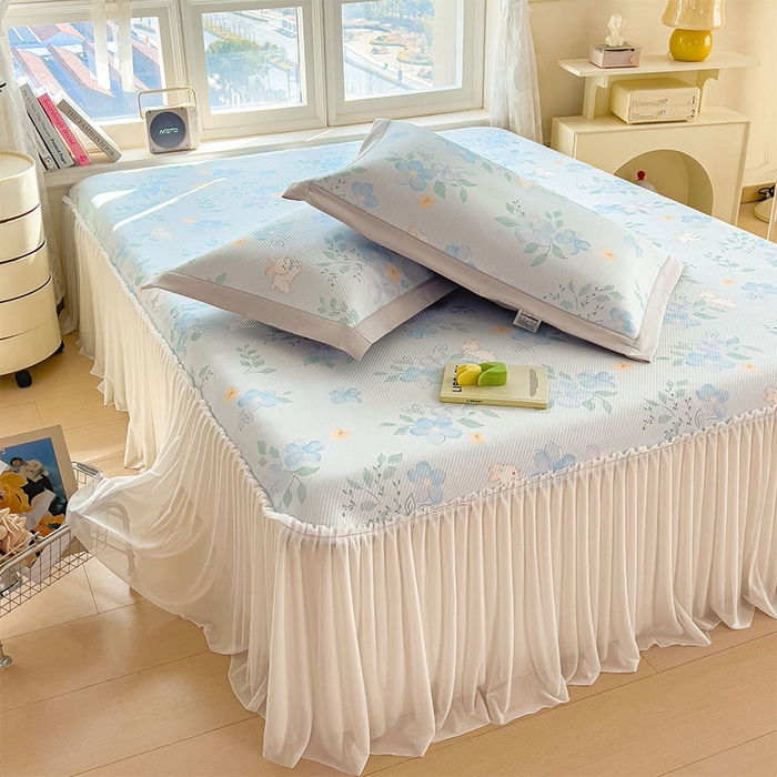 91家纺网 家纺一手货源 找家纺 宜派家纺 2026新款夏季花卉冰丝床裙席凉感值过0.21单件夏天冰豆豆A类可机洗学生宿舍空调软席 春漫庭-床裙