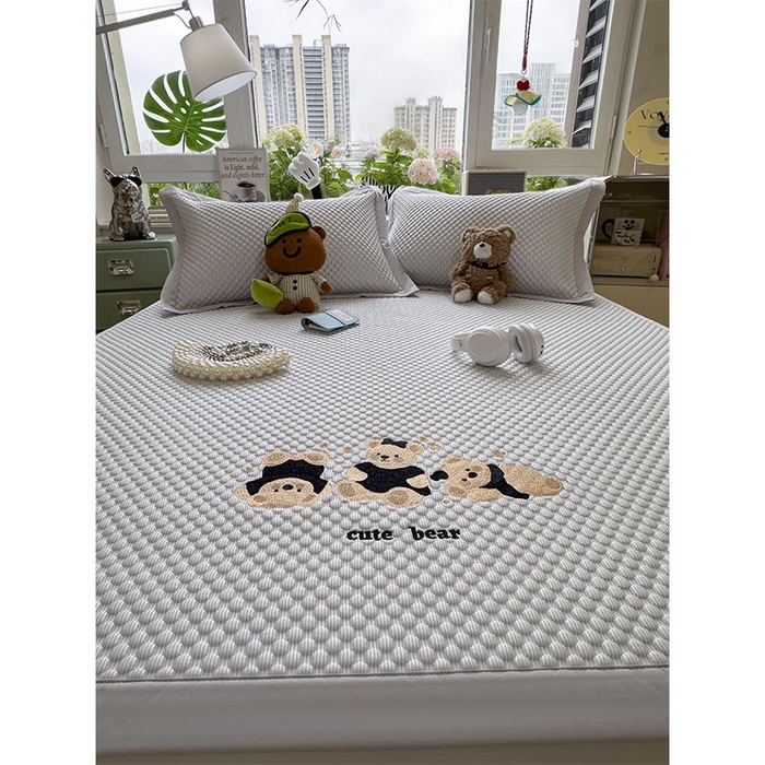 91家纺网 家纺一手货源 找家纺 宜派家纺 2026新款A类卡通3D冰豆豆凉席三件套凉感值过0.21夏天刺绣冰丝席可机洗儿童空调软席子 雪花灰-床席