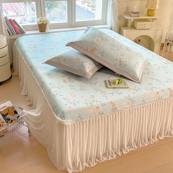 91家纺网 家纺一手货源 找家纺 宜派家纺 2026新款夏季花卉冰丝床裙席凉感值过0.21单件夏天冰豆豆A类可机洗学生宿舍空调软席 丛林小兔-床裙