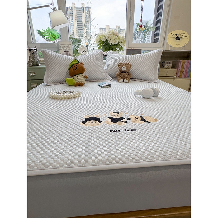 91家纺网 家纺一手货源 找家纺 宜派家纺 2026新款A类卡通3D冰豆豆凉席三件套凉感值过0.21夏天刺绣冰丝席可机洗儿童空调软席子 冰川蓝-床笠