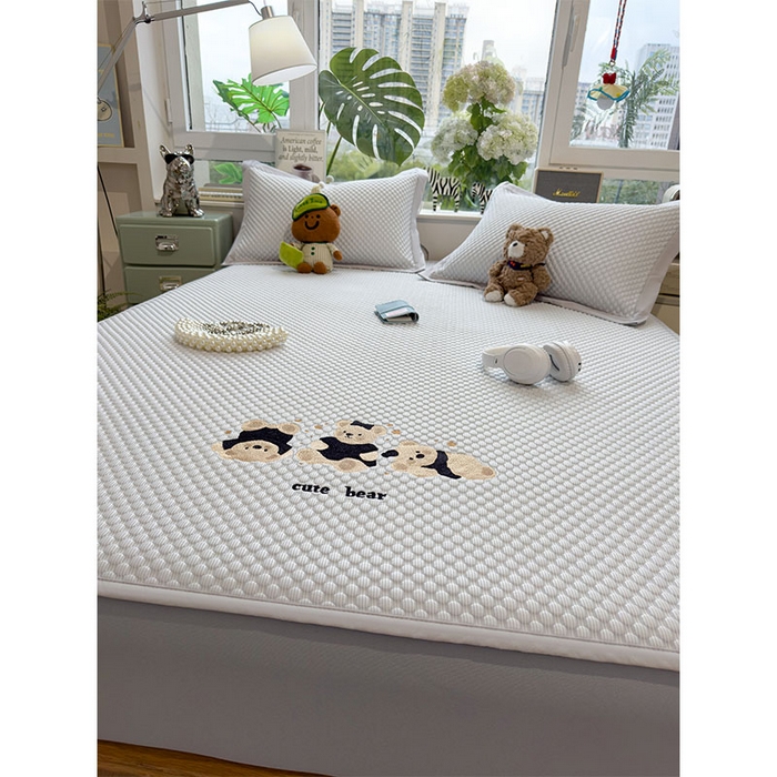 91家纺网 家纺一手货源 找家纺 宜派家纺 2026新款A类卡通3D冰豆豆凉席三件套凉感值过0.21夏天刺绣冰丝席可机洗儿童空调软席子 冰川蓝-床笠