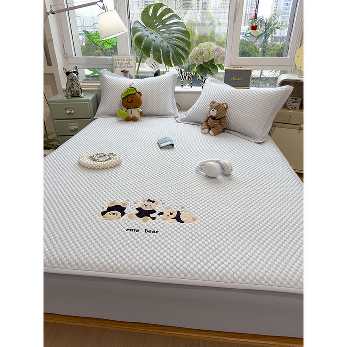 91家纺网 家纺一手货源 找家纺 宜派家纺 2026新款A类卡通3D冰豆豆凉席三件套凉感值过0.21夏天刺绣冰丝席可机洗儿童空调软席子 冰川蓝-床笠